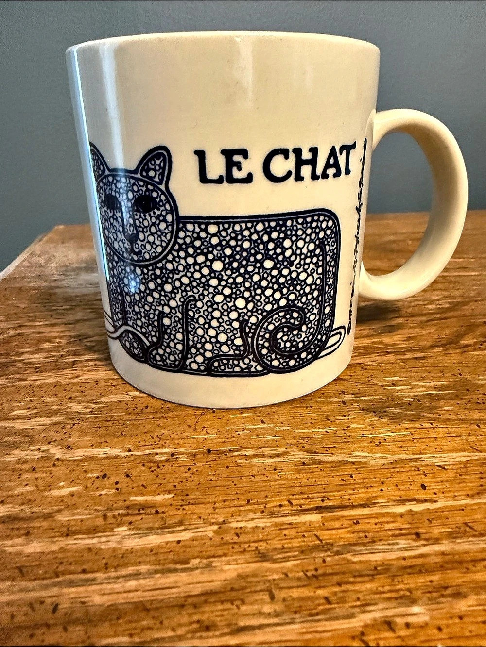 Taylor & Ng Le Chat Mug in Cream & Blue